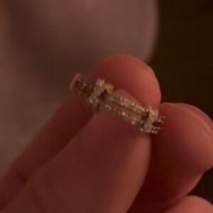 looking to replace something that was stolen from me thats very dear to me